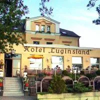 Hotel Luginsland,位于施莱茨的酒店