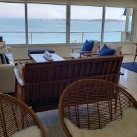 Amazing Oceanfront unit on Mansa Beach，位于埃斯特角城的酒店