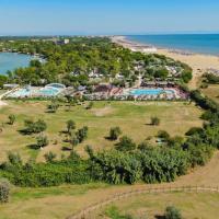 Camping Village Capalonga，位于比比翁Bibione Pineda的酒店