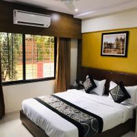 Hotel Crystal Luxury Inn- Bandra，位于孟买Bandra的酒店