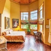 Talus Rock Retreat，位于桑德波因特的酒店