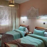 Ambassy Hotel，位于盖尼特拉的酒店