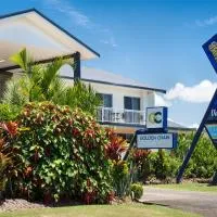 堡礁因尼斯费尔汽车旅馆，位于因尼斯费尔的酒店