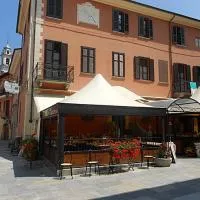Albergo Ristorante Cavallo Bianco，位于德罗内罗的酒店