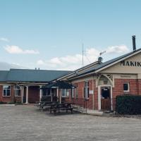 Makikihi Country Hotel，位于Waimate的酒店