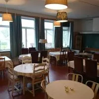 Tossene Vandrahem，位于亨尼博斯特兰德的酒店