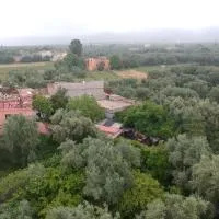 Maison d'hotes Ait Bou Izryane，位于Timoulilt的酒店