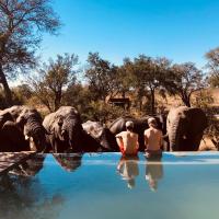 Honeyguide Tented Safari Camps - Mantobeni，位于曼耶雷蒂野生动物园的酒店