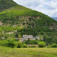 Hotel des Gorges au Viaduc，位于塔恩河畔里维耶尔的酒店