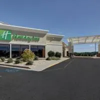 Holiday Inn Staunton Conference Center by IHG，位于斯汤顿的酒店