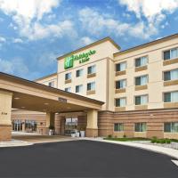 Holiday Inn & Suites Green Bay Stadium, an IHG Hotel，位于绿湾奥斯丁斯特劳贝尔国际机场 - GRB附近的酒店