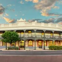 Farmers Home Hotel，位于诺瑟姆的酒店