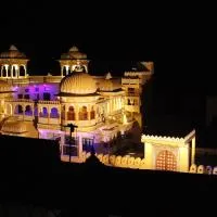 Deogarh Hills A Village Experience Property，位于Kaunthal的酒店