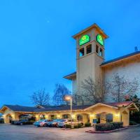 拉群塔西雅图西塔机场酒店&套房，位于西塔科西雅图-塔科马国际机场 - SEA附近的酒店