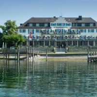 Strandhotel Löchnerhaus，位于赖兴瑙的酒店