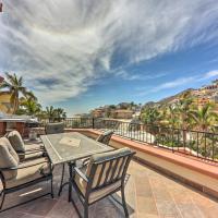 Luxe Cabo Retreat: Terrace w/ Stunning City Views!，位于卡波圣卢卡斯的酒店