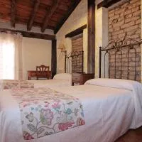 HOTEL RURAL LOS ABUELOS，位于Montemayor de Pililla的酒店
