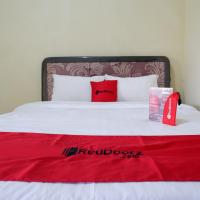 RedDoorz near Lippo Plaza Buton，位于BaubauBetoambari Airport - BUW附近的酒店