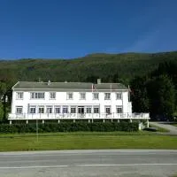 Eidsvåg Fjordhotell，位于Eidsvåg的酒店