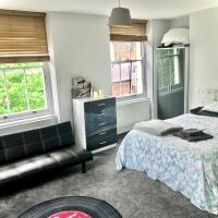 Camden Guest House Super king or Double Bedroom，位于伦敦卡姆登镇的酒店