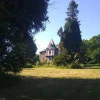 Les Gîtes du Château de Passillé，位于帕里涅的酒店
