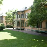 Café Mandeltårtan B&B VillaFloraViola，位于龙讷比的酒店