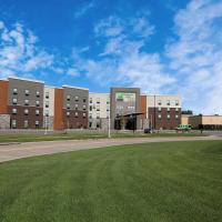 Holiday Inn & Suites Sioux Falls - Airport, an IHG Hotel，位于苏福尔斯苏瀑支线机场 - FSD附近的酒店