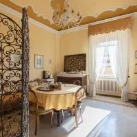 Attico Luce B&B，位于奥西莫的酒店