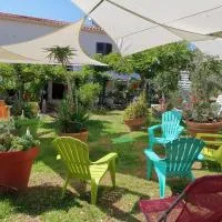 Hôtel Punta e Mare, Chambres et Appartements，位于卡尔热斯的酒店