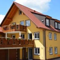 Ferienwohnungen Fewo Landglück,位于黑里登的酒店