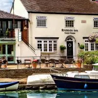 Riverside Inn，位于伊利的酒店