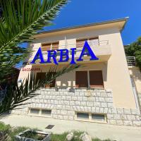 Villas Arbia - Magdalena by the Beach，位于拉布的酒店