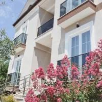 Airport Garden Hotel，位于Rinas地拉那特蕾莎修女国际机场 - TIA附近的酒店
