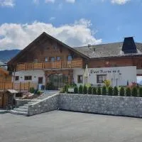 Le Vieux Chalet，位于Crésuz的酒店