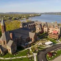 The Abbey Inn & Spa,位于皮克斯基尔的酒店