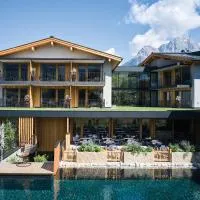 Wellness und Brunch Hotel MorgenZeit beheizter Naturteich Genuss Frühstück bis 13 Uhr Hochkönig Sommercard,位于玛丽亚阿尔姆的酒店