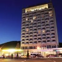 GRAND HOTEL CEAHLAU，位于皮亚特拉-尼亚姆茨的酒店