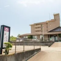 丸源旅館 無料朝食 全館wifi 準天然温泉，位于磐田市的酒店