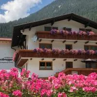 姆斯布鲁格兰德旅馆，位于施特格的酒店