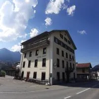 Hotel Post Cunter Biancardi，位于萨沃宁的酒店