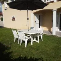 Studio indépendant 40m² avec jardin privé,位于欧特维尔-隆普内斯的酒店