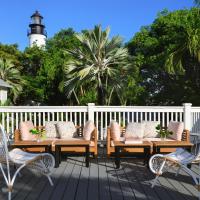 Lighthouse Hotel - Key West Historic Inns，位于基韦斯特Duval的酒店