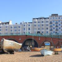 The Old Ship Hotel，位于布莱顿霍夫滨海区的酒店