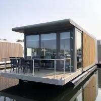 Floating vacationhome Tenerife，位于马斯特里赫特Heugum的酒店