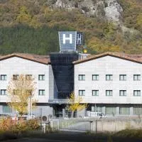 普拉萨奥拉酒店，位于伊鲁尔特孙的酒店