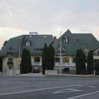 Hotel Holdfény，位于Kápolnásnyék的酒店