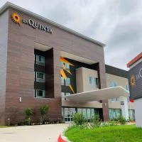 La Quinta Inn & Suites by Wyndham - Red Oak TX IH-35E，位于Red Oak的酒店