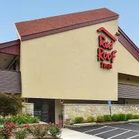 Red Roof Inn Cleveland - Mentor/ Willoughby，位于威洛比的酒店