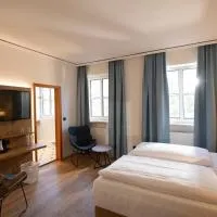Landhotel Kauzenberg，位于巴特克罗伊茨纳赫的酒店