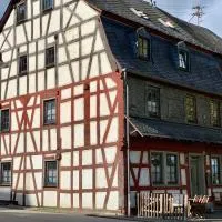 Altes Zehnthaus Geierlay，位于Mittelstrimmig的酒店